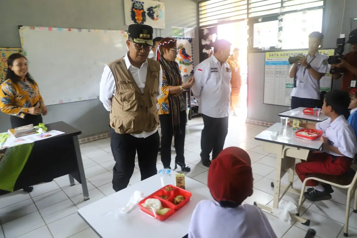 Pj guberrnur melihat program makan bergizi gratis